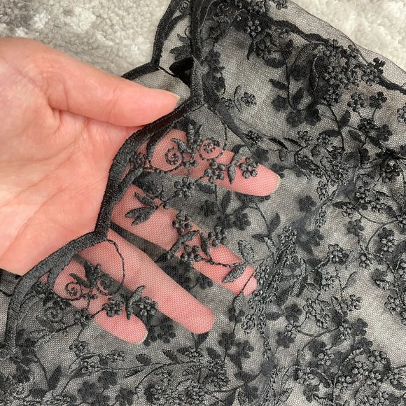 Zara - Floral Lace top - Picture 4 of 7